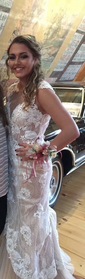 savoys Size 6 Prom Nude Mermaid Dress on Queenly