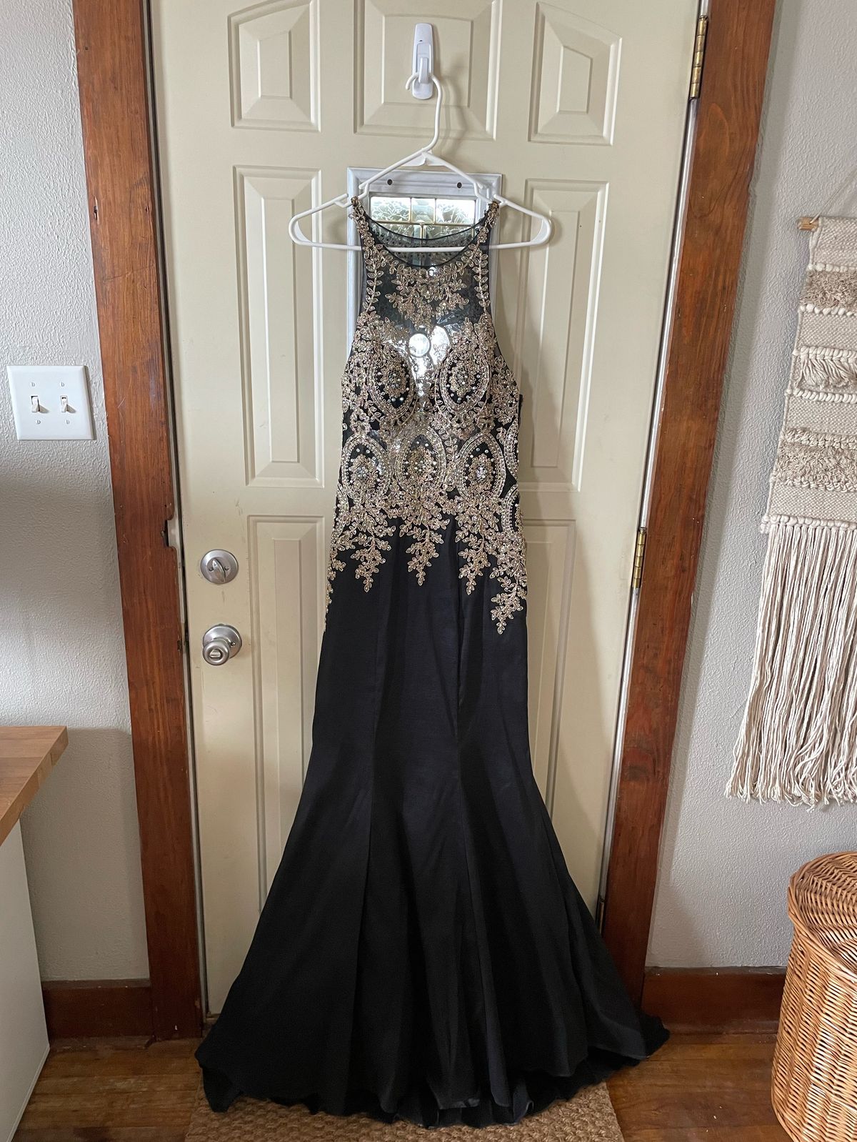 Peaches Size 8 Prom Black Mermaid Dress on Queenly