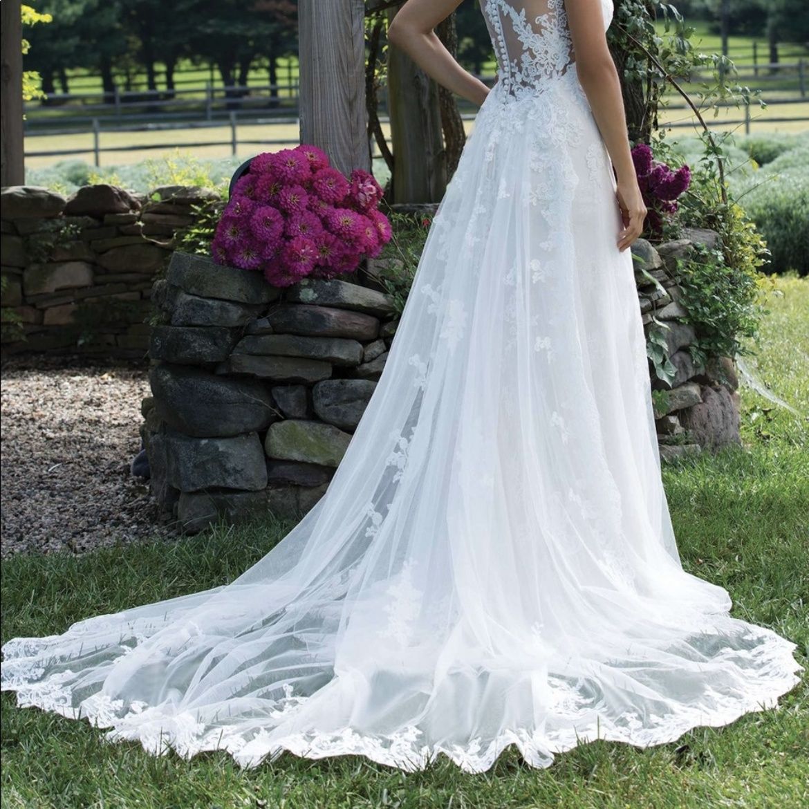 Style 3976 Justin Alexander Sincerity collection   Size 12 Lace White Dress With Train on Queenly