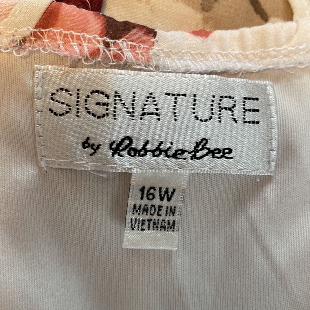 Signature by Robbie Bee Plus Size 16 Floral White Cocktail Dress on Queenly