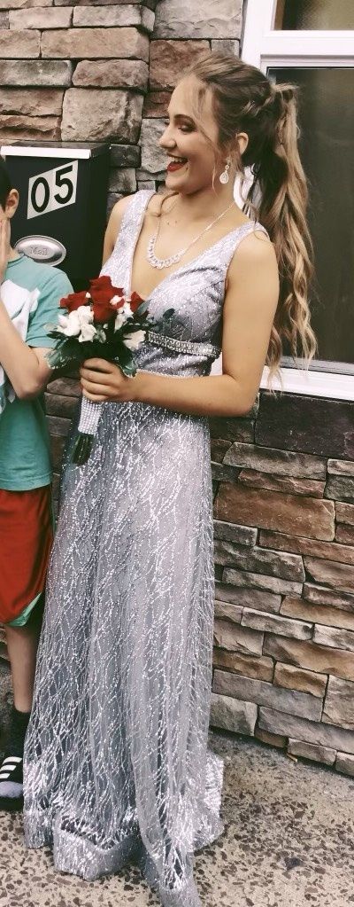 Size 4 Prom Silver Mermaid Dress on Queenly