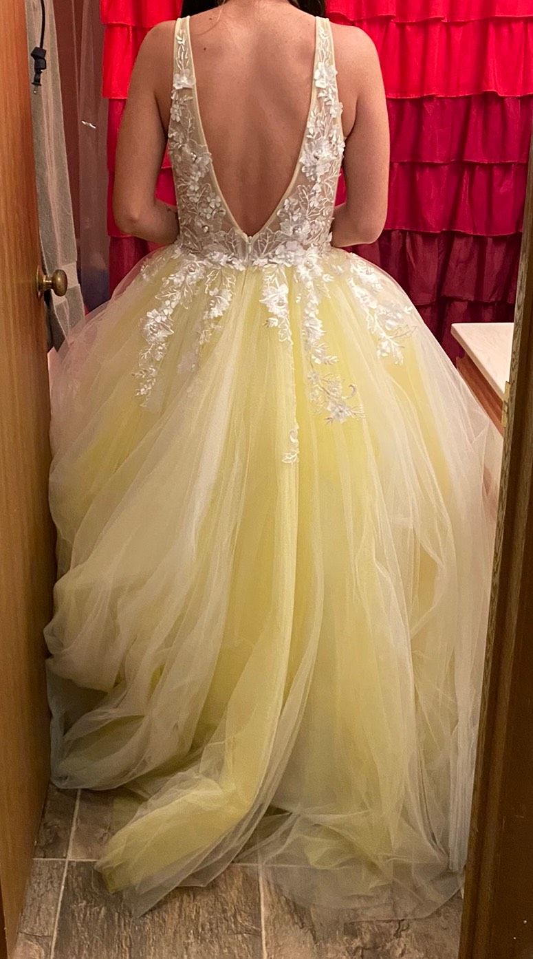 Jovani Size 4 Prom Plunge Lace Yellow Ball Gown on Queenly