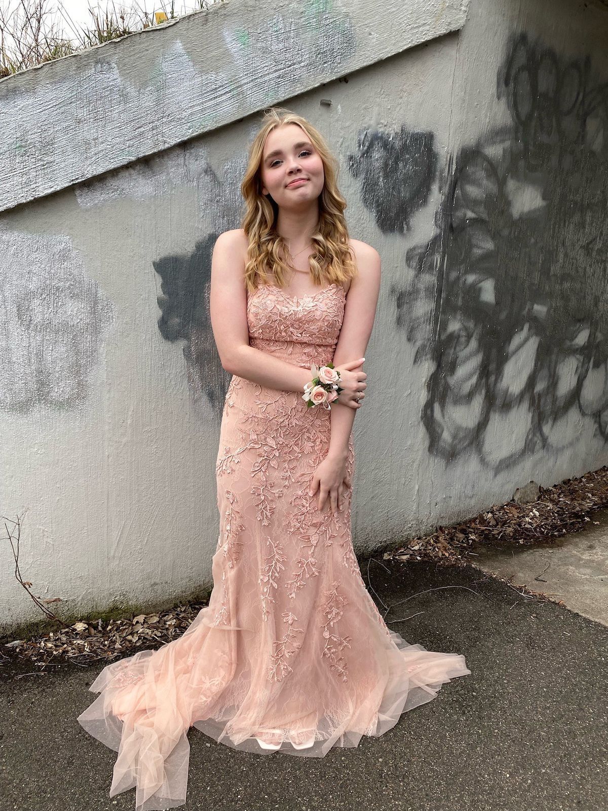 Sherri Hill Size 2 Prom Lace Coral Mermaid Dress on Queenly
