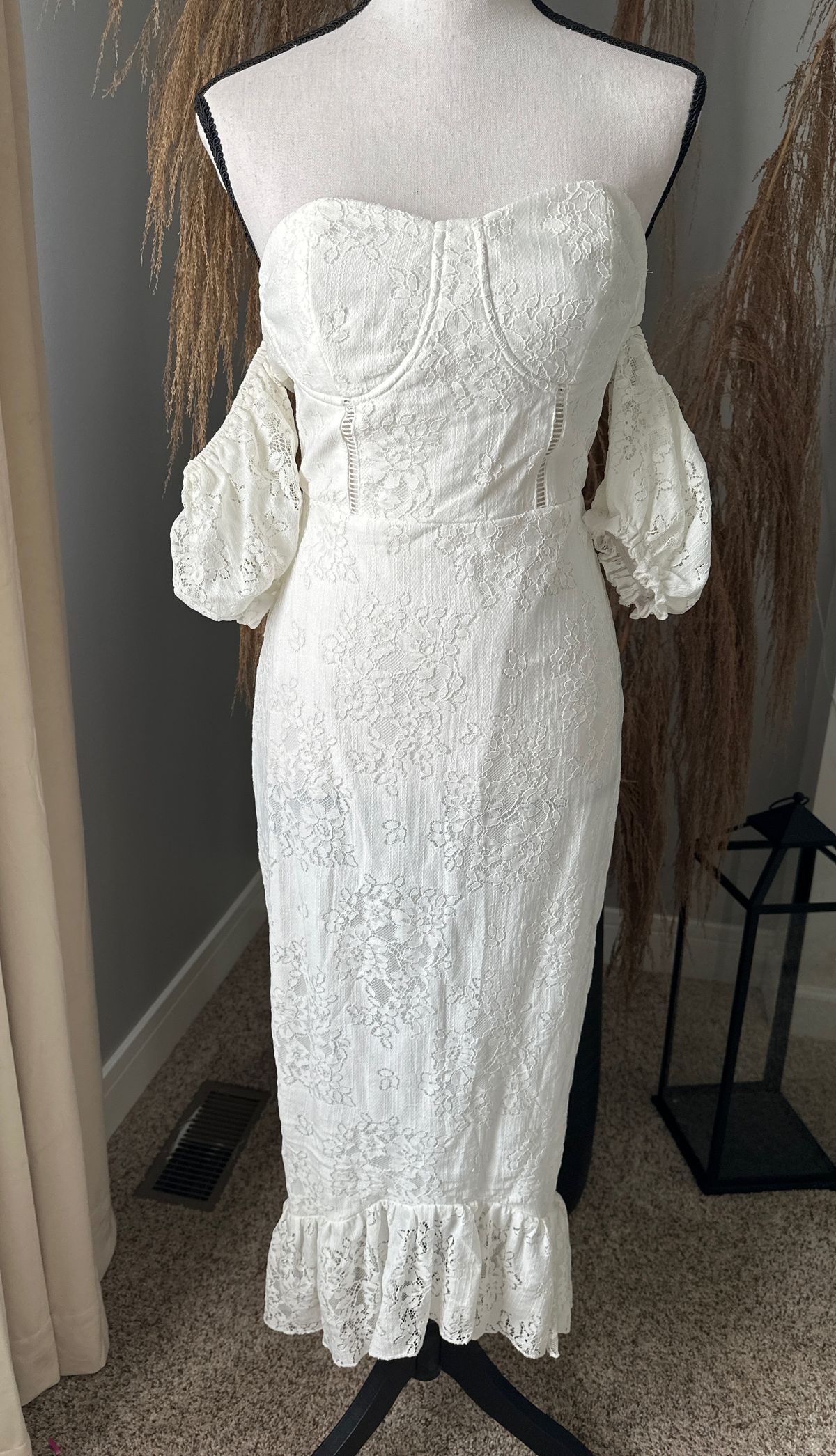 Size 4 Wedding White Cocktail Dress on Queenly