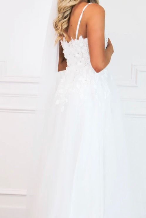 Size 6 Wedding White Ball Gown on Queenly