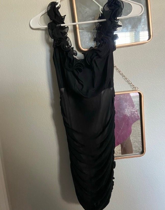 Selfie leslie Size S Prom Black Cocktail Dress on Queenly
