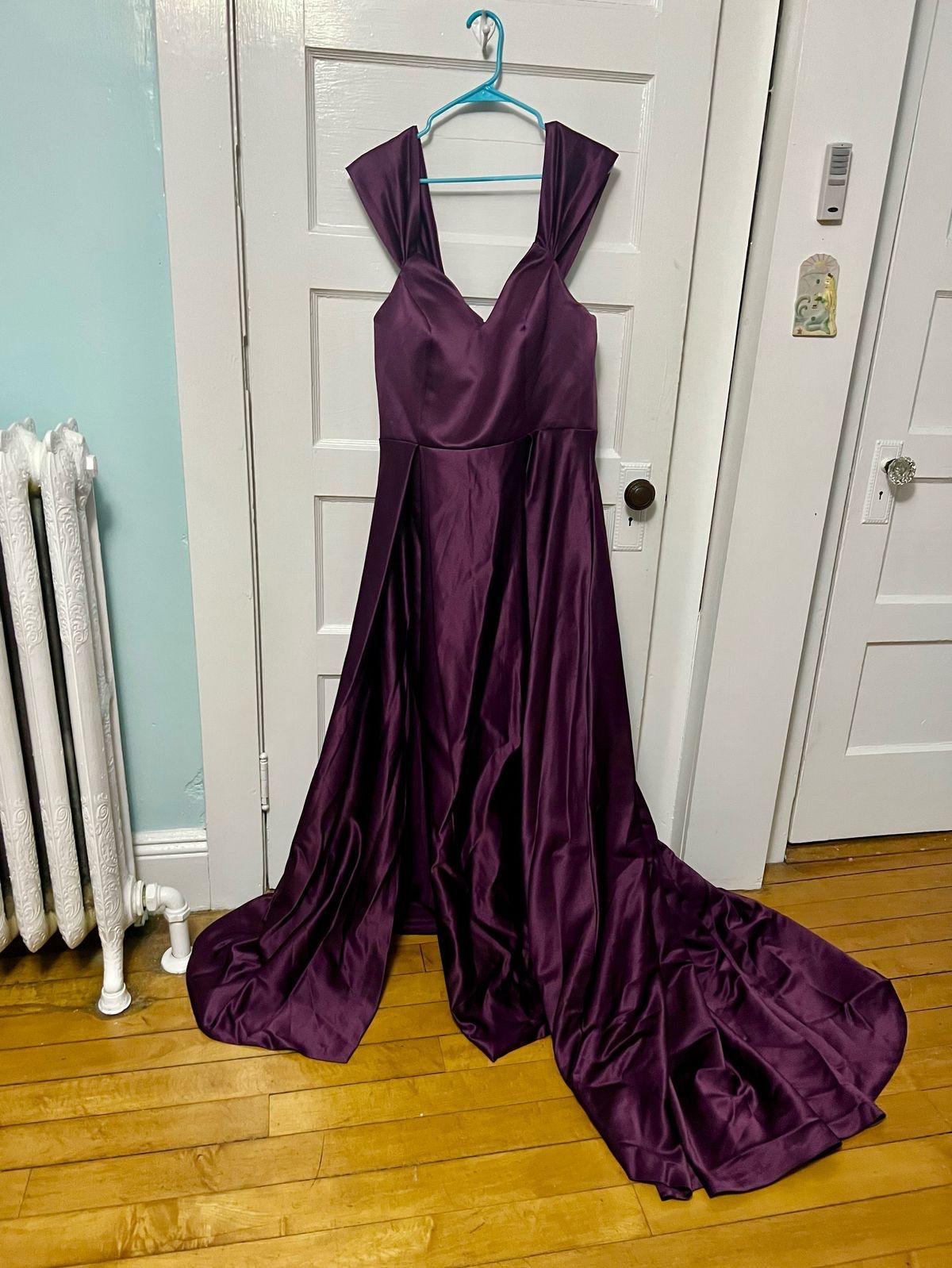 Plus Size 16 Prom Off The Shoulder Purple Dress With Train on Queenly