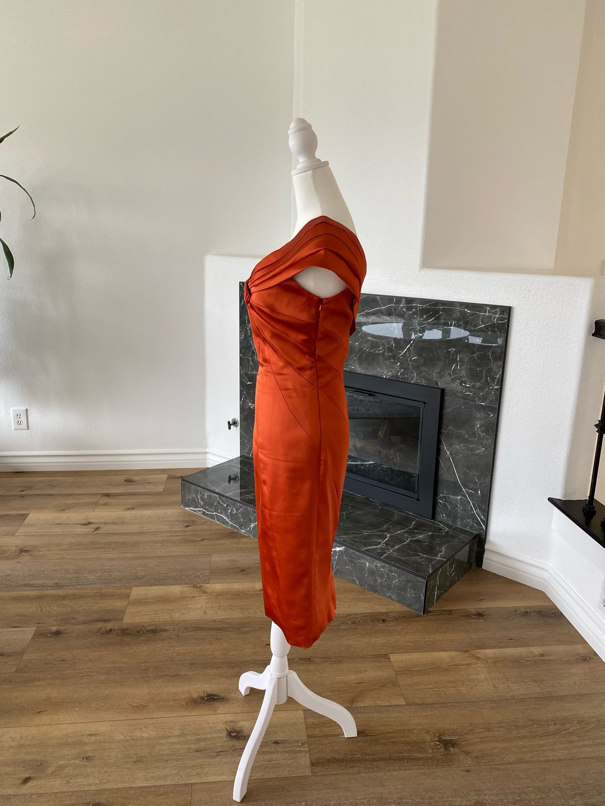 Size 6 Prom Satin Orange Cocktail Dress on Queenly