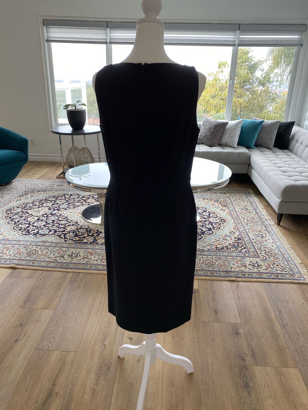 Emanuel Size 4 Black Cocktail Dress on Queenly