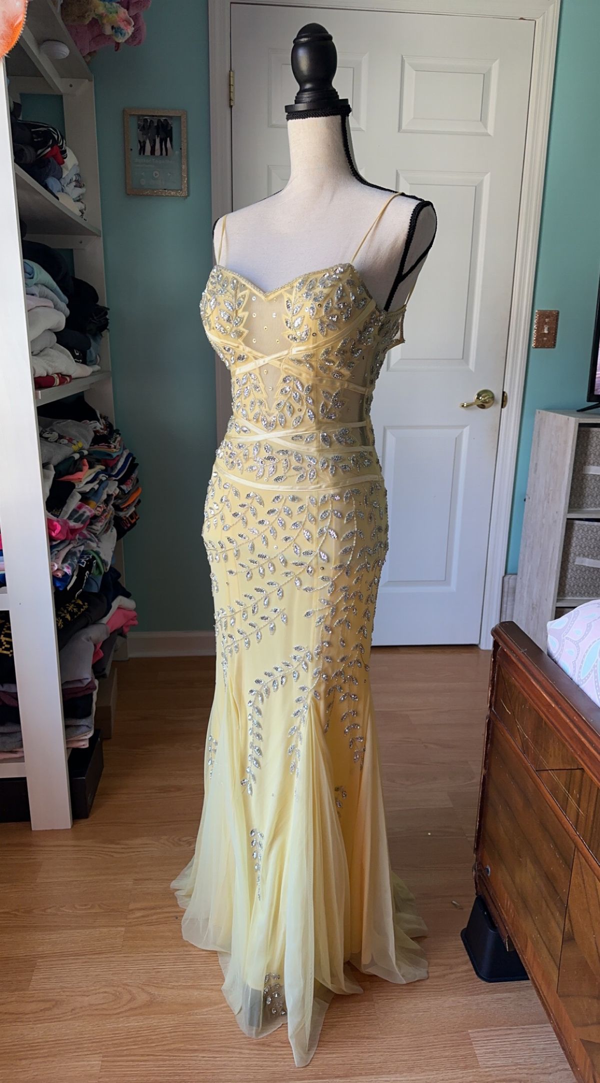 Faviana Size 0 Prom Yellow Floor Length Maxi on Queenly