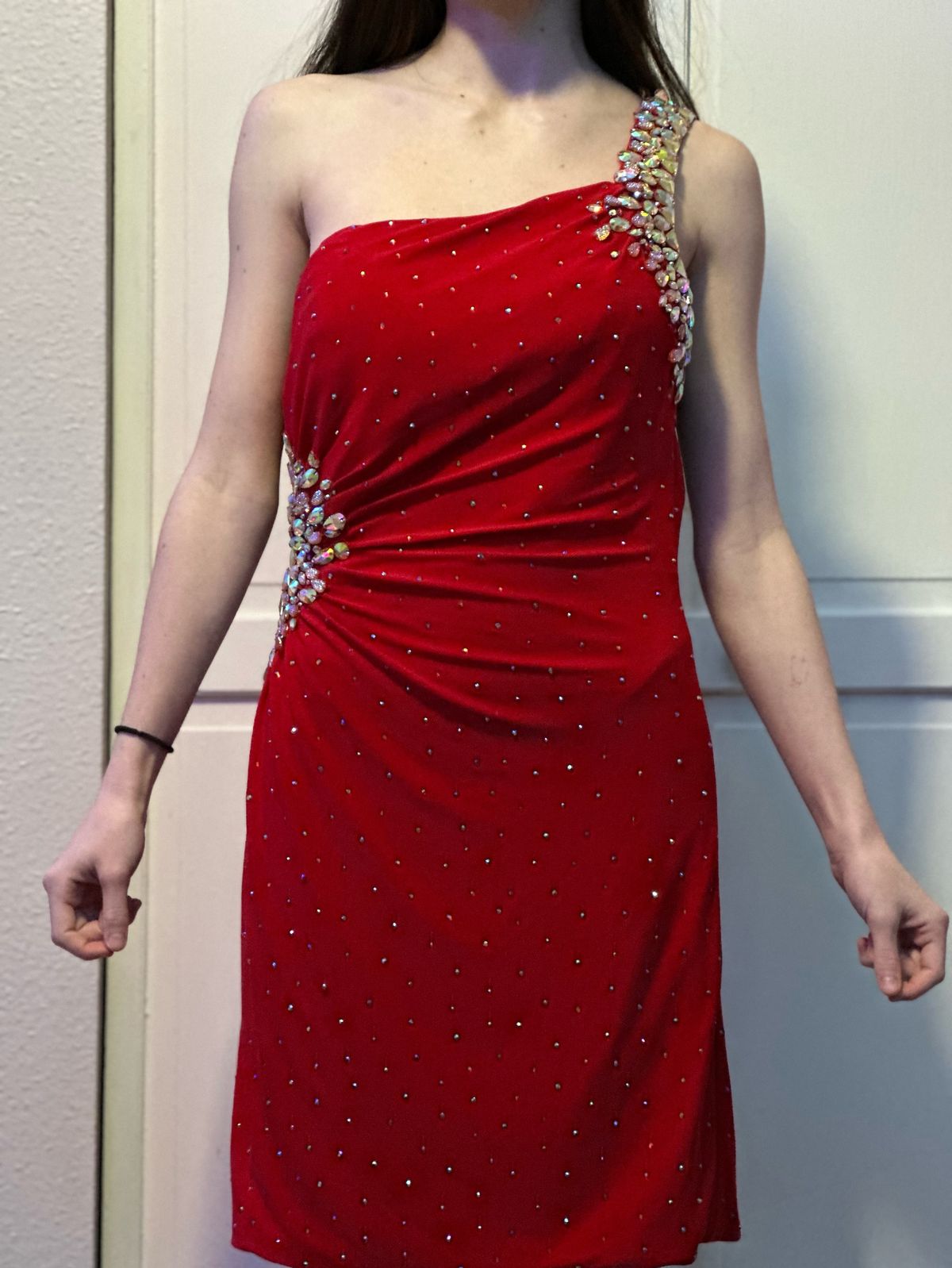 Tony Bowls Size 6 Prom Sequined Red Cocktail Dress on Queenly