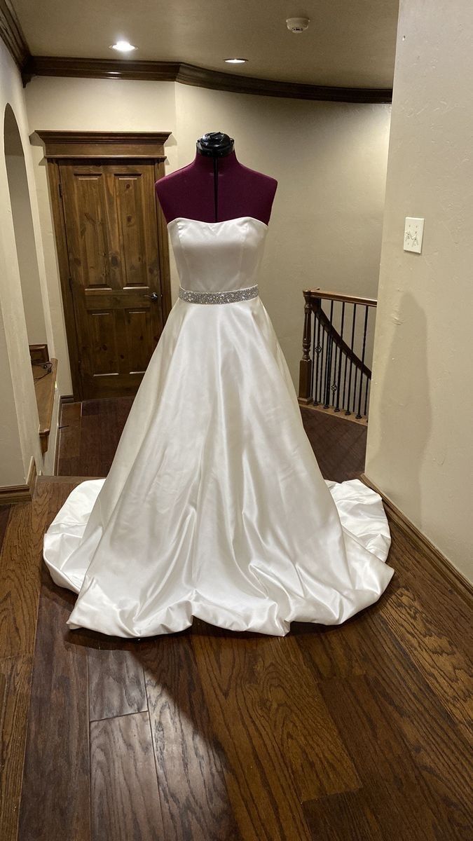Sherri Hill Size 4 Prom Strapless White Ball Gown on Queenly