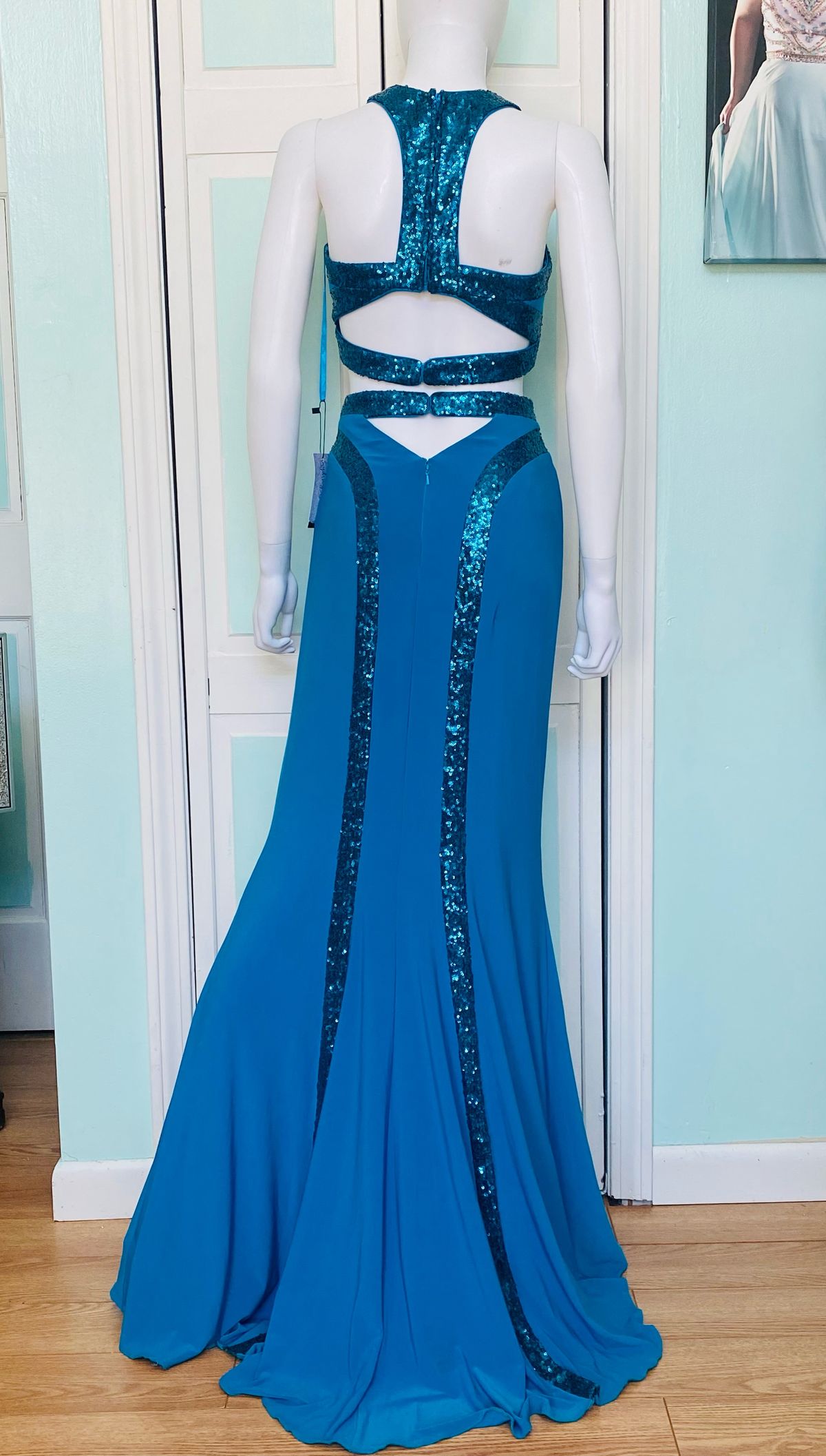 Faviana Size 6 Prom Sequined Blue Dress With Train on Queenly