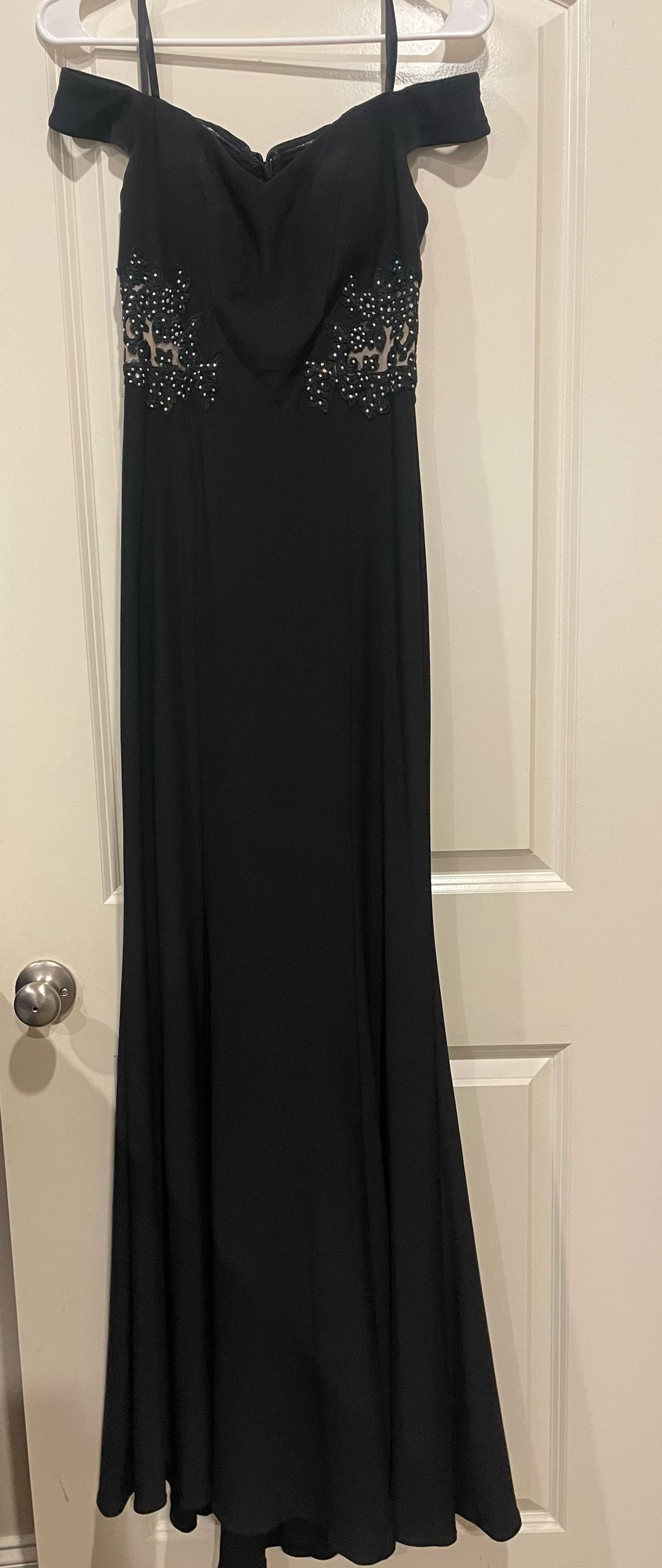 Size S Prom Off The Shoulder Black A-line Dress on Queenly