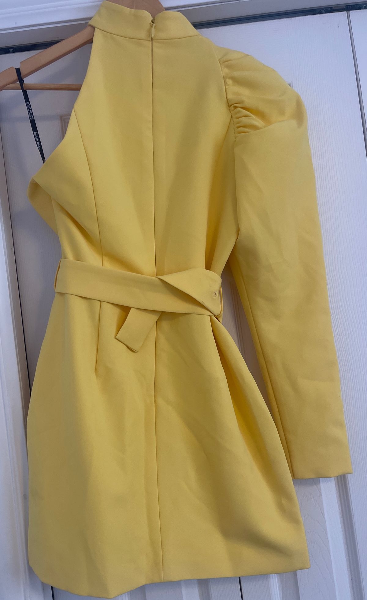 Lavish Alice Size 6 Yellow Cocktail Dress on Queenly
