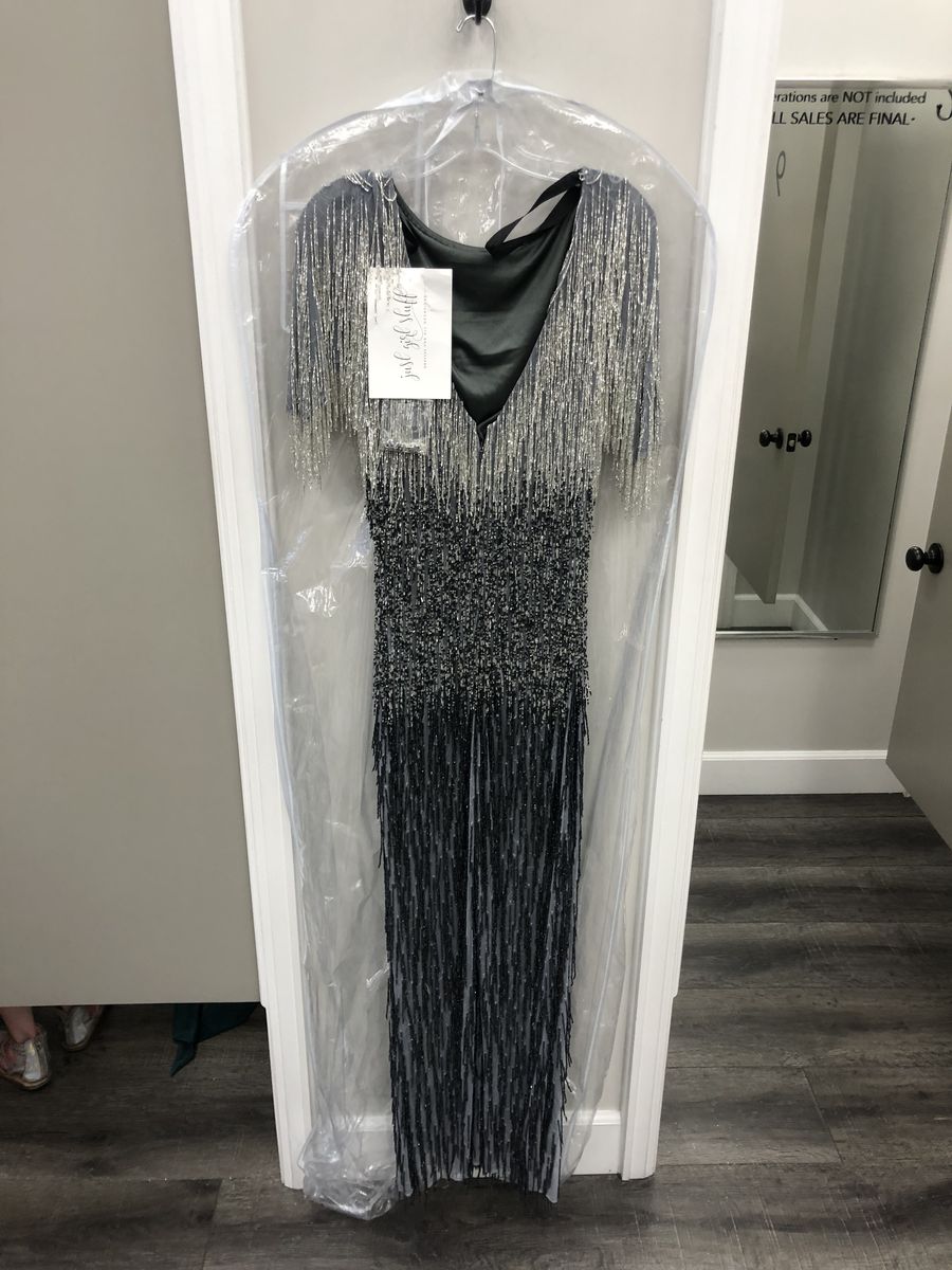 Style ABIGAIL Mac Duggal Size 4 High Neck Silver Side Slit Dress on Queenly