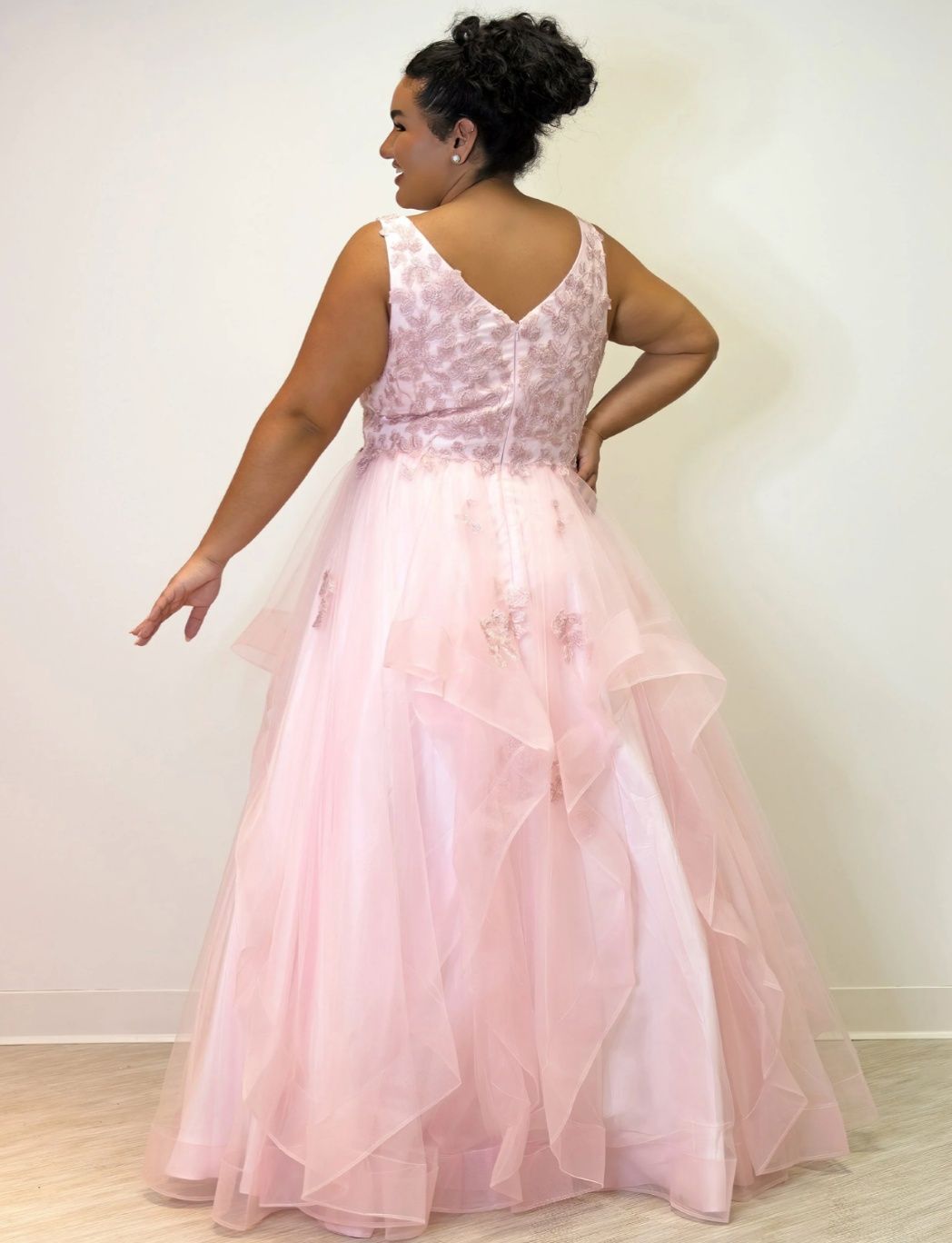 Style SWAYZEE_CORAL22_09268 Sydneys Closet Plus Size 22 Prom Lace Coral Ball Gown on Queenly