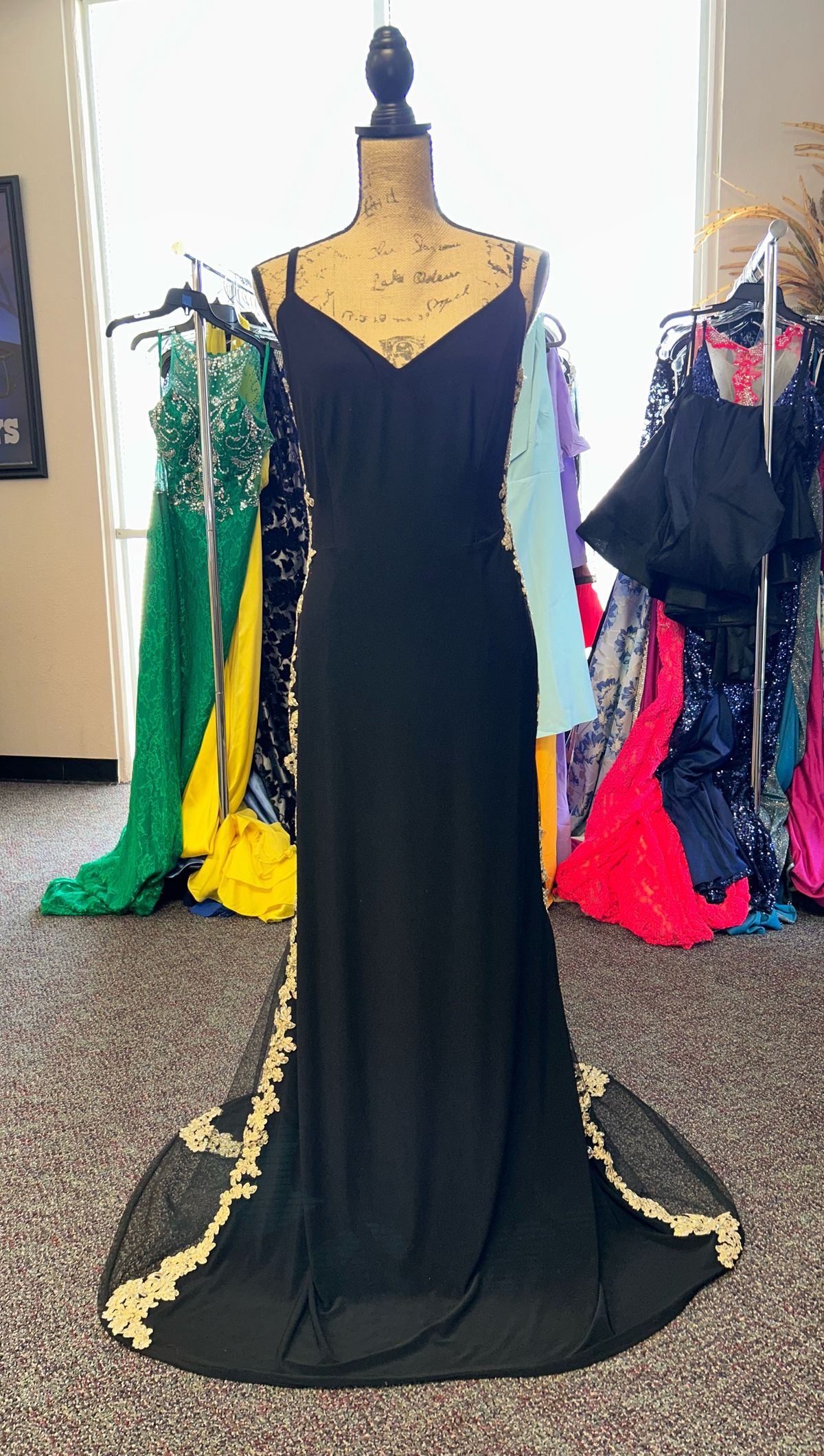 Plus Size 16 Prom Black Floor Length Maxi on Queenly