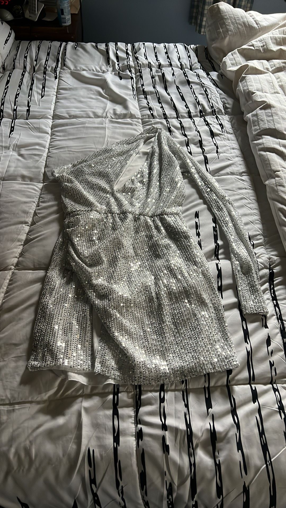 Lucy In The Sky Size S Homecoming Silver Cocktail Dress on Queenly