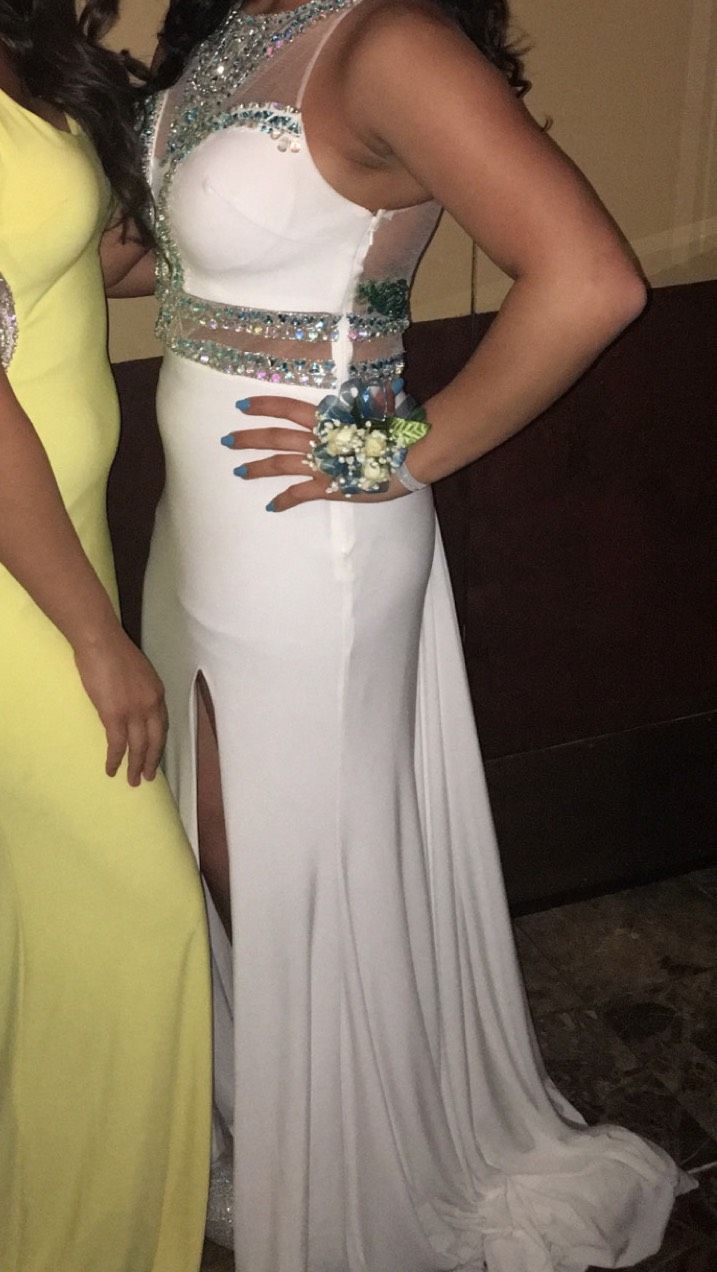 Sherri Hill Size 10 Prom White Mermaid Dress on Queenly