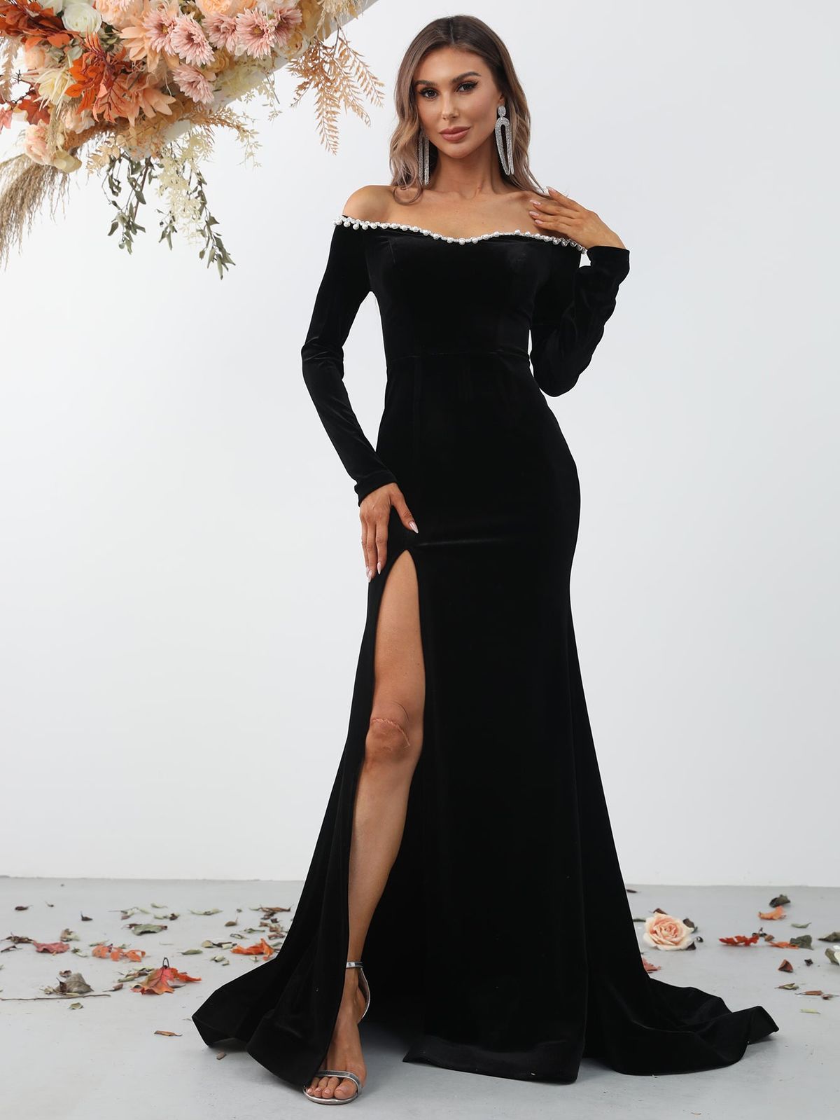 Style FSWD0880 Faeriesty Size L Long Sleeve Velvet Black Side Slit Dress on Queenly