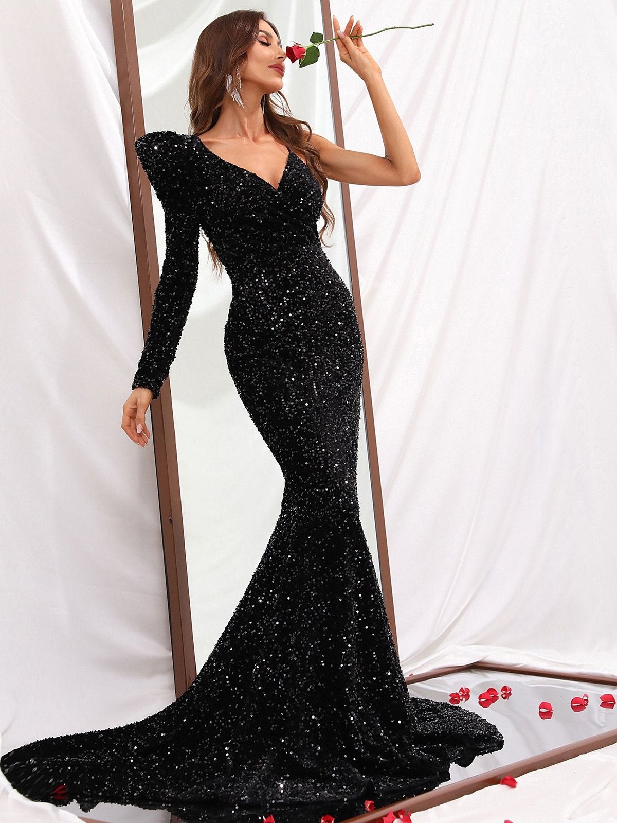 Style FSWD8016 Faeriesty Size S Long Sleeve Sequined Black Mermaid Dress on Queenly