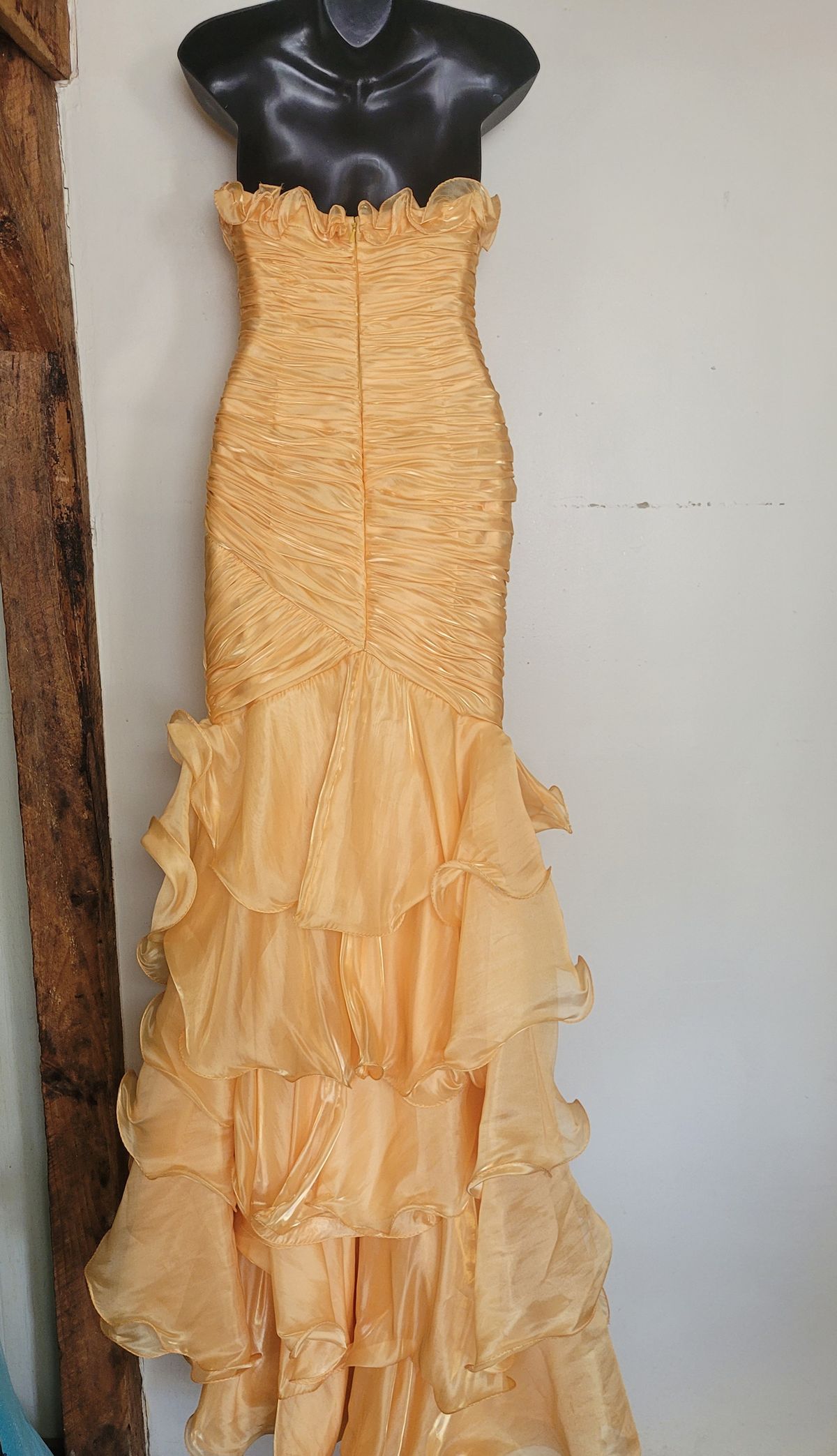 Alyce COUTURE  Size 0 Gold Side Slit Dress on Queenly