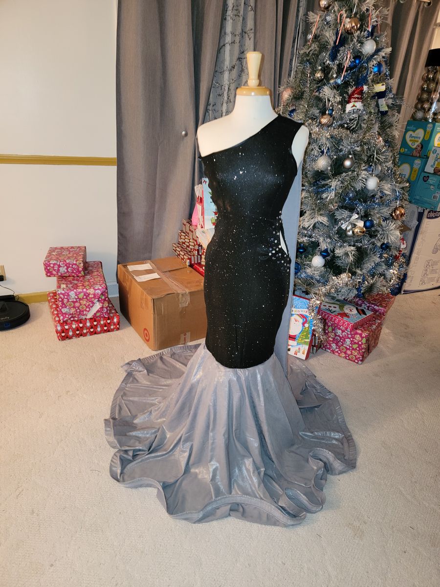 MYSTiiK Styles  Size 8 Black Mermaid Dress on Queenly