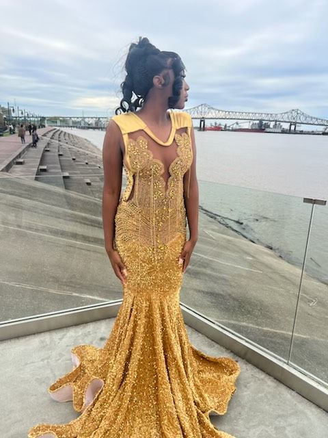 Size L Prom Gold Mermaid Dress on Queenly
