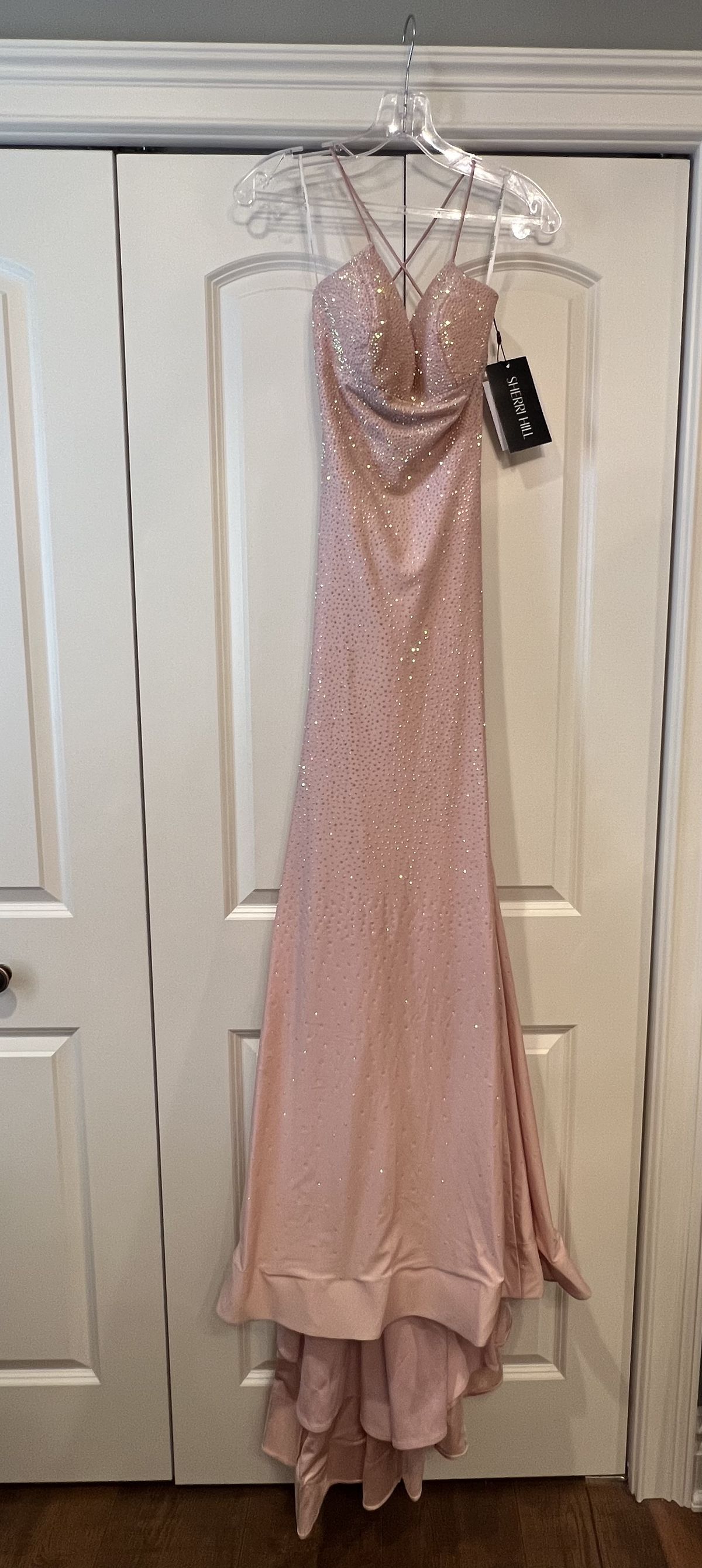 Style 55124 SHERRI HILL  Size 2 Prom Sequined Light Pink Dress With Train on Queenly