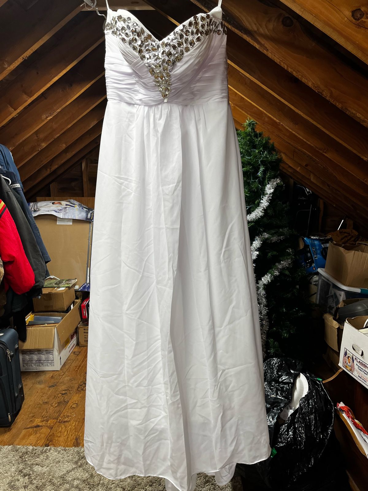 Size 14 Wedding White A-line Dress on Queenly