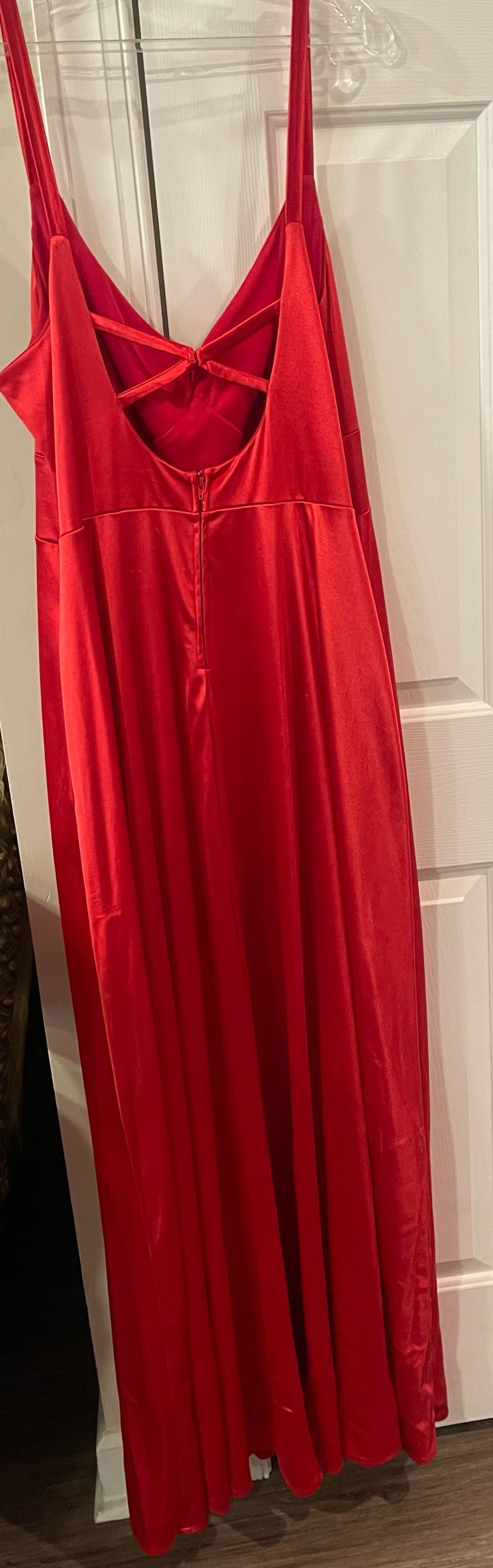 Plus Size 18 Prom Red Side Slit Dress on Queenly