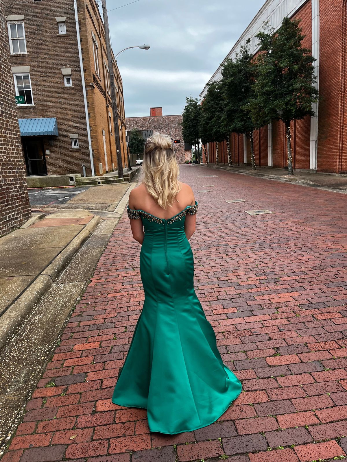 Size 00 Prom Green Mermaid Dress on Queenly