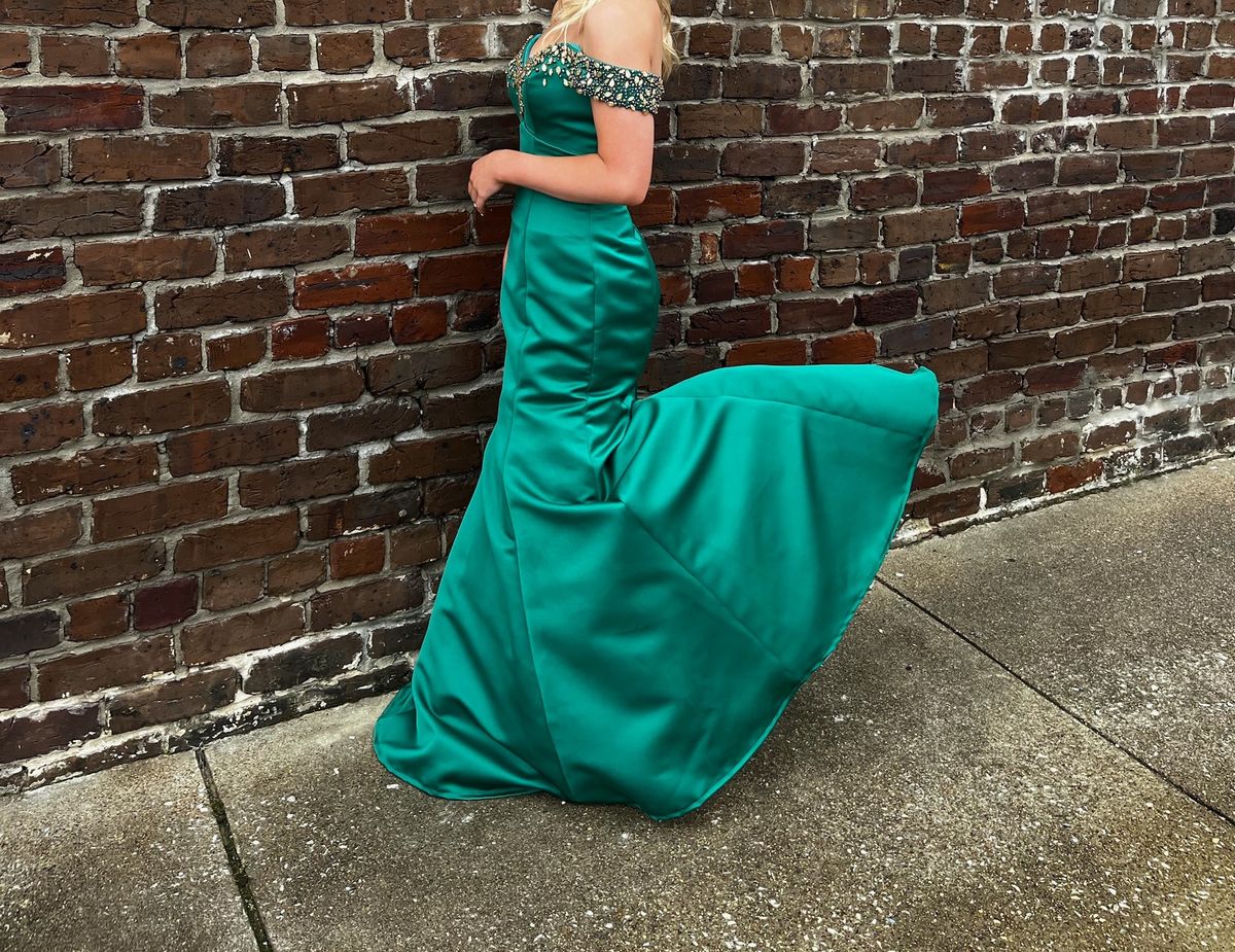 Size 00 Prom Green Mermaid Dress on Queenly