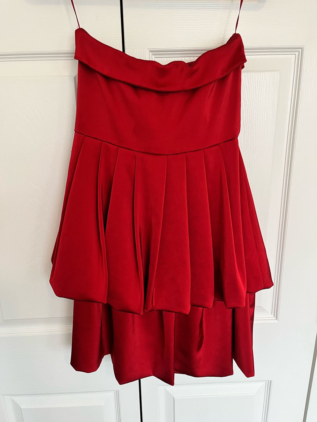 Eva Franco Size 6 Strapless Satin Red Cocktail Dress on Queenly