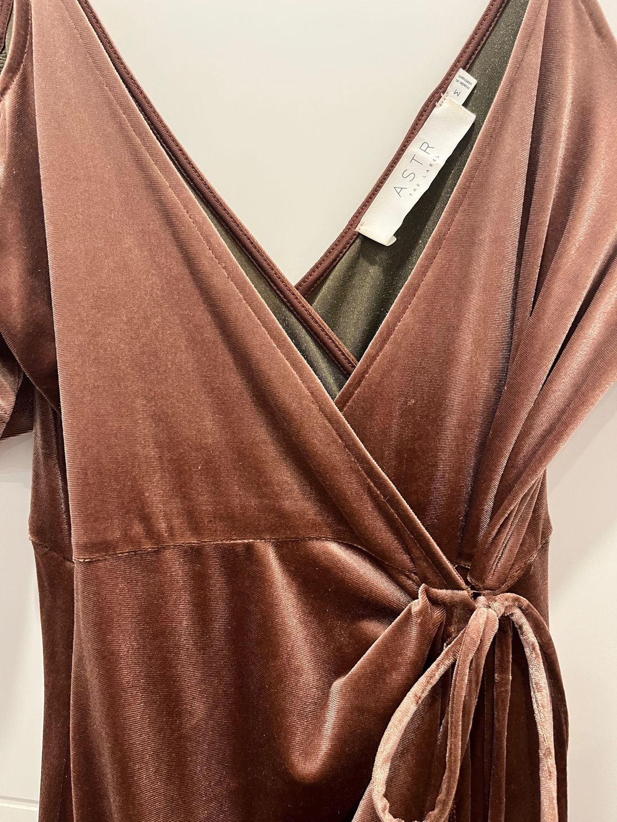 Size M Velvet Brown Cocktail Dress on Queenly