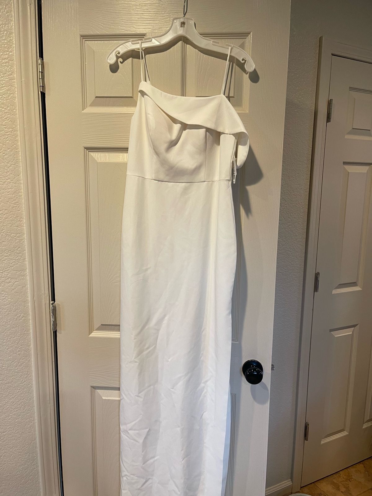 David's Bridal Size 2 White Floor Length Maxi on Queenly