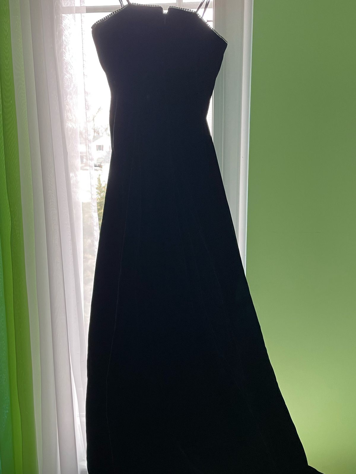 Size 6 Off The Shoulder Velvet Black Ball Gown on Queenly