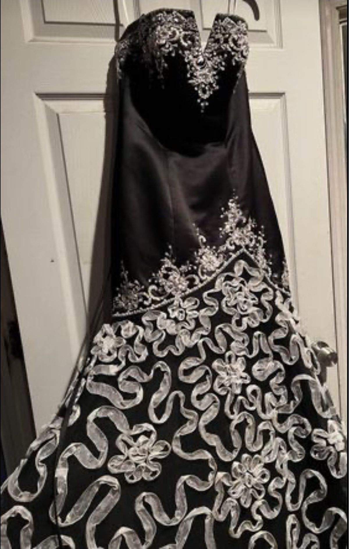 Size 6 Prom Black Ball Gown on Queenly