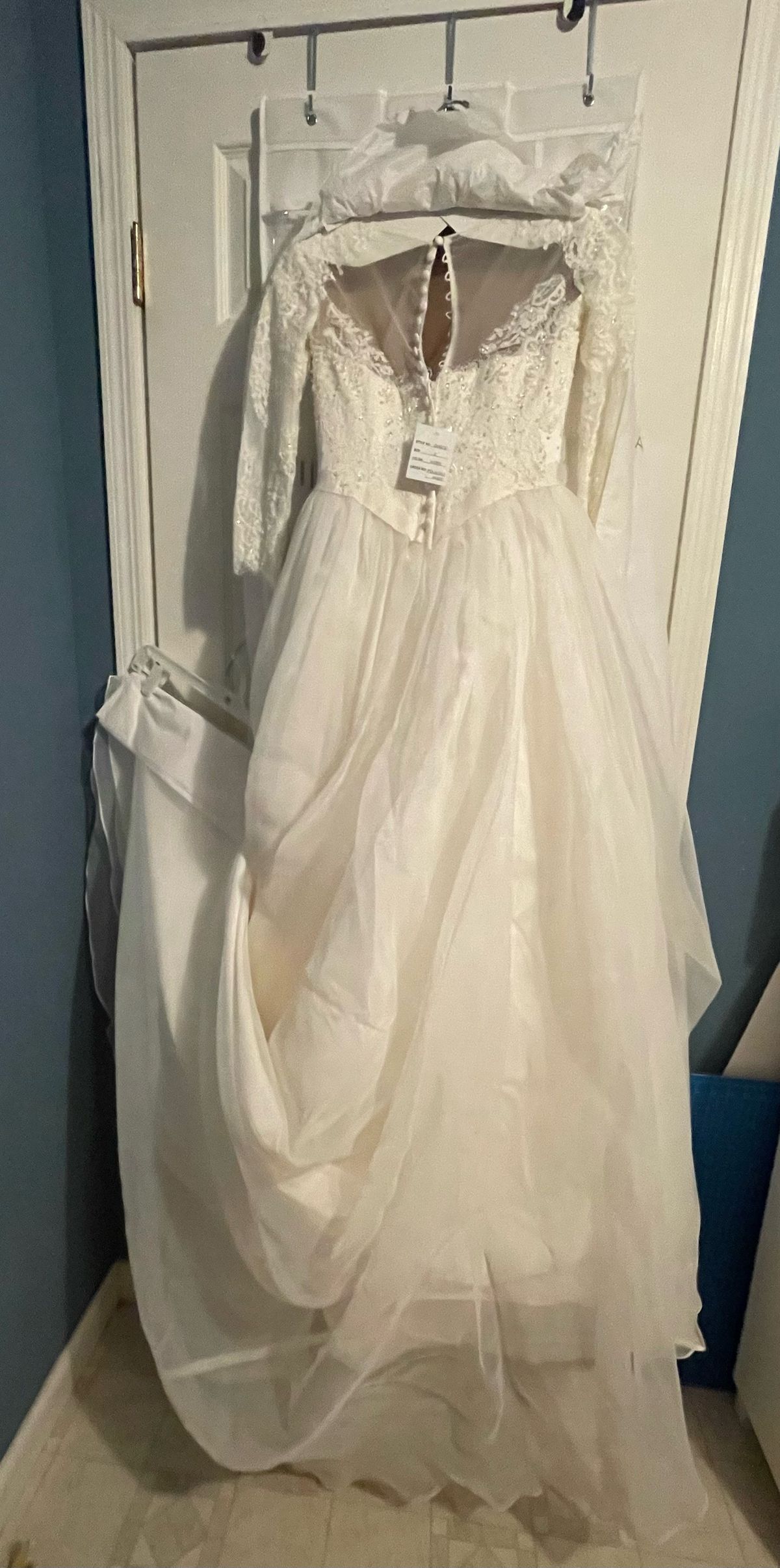 Size 0 Wedding White Ball Gown on Queenly