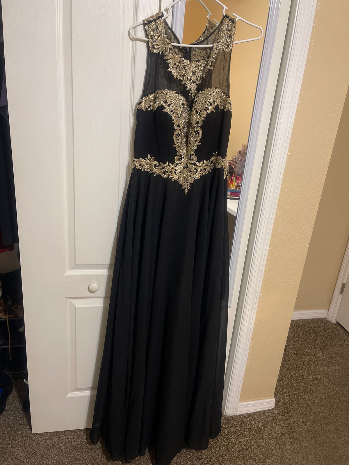 Size 1X Prom Black A-line Dress on Queenly