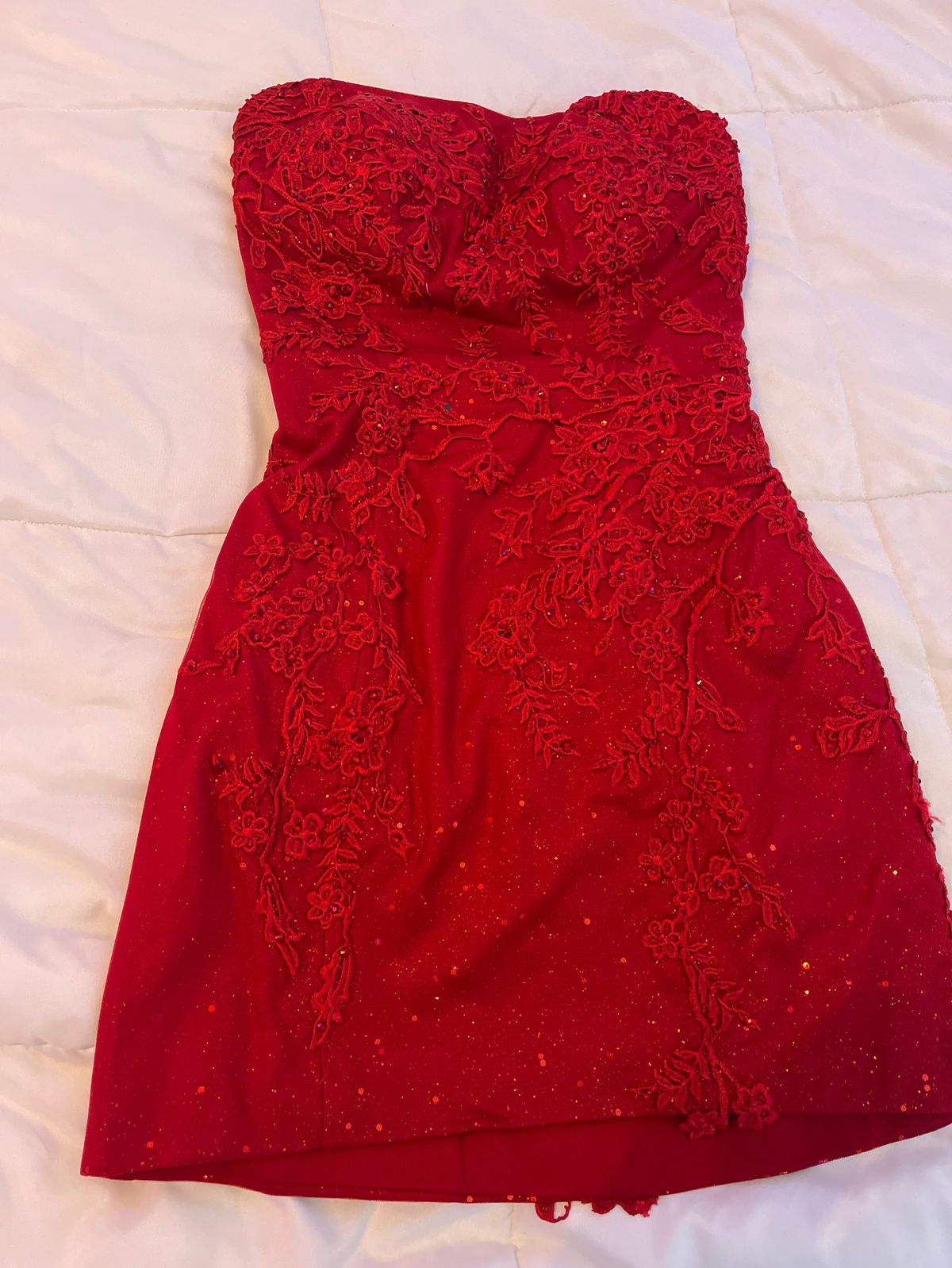 Camille La Vie Size 2 Prom Red Cocktail Dress on Queenly