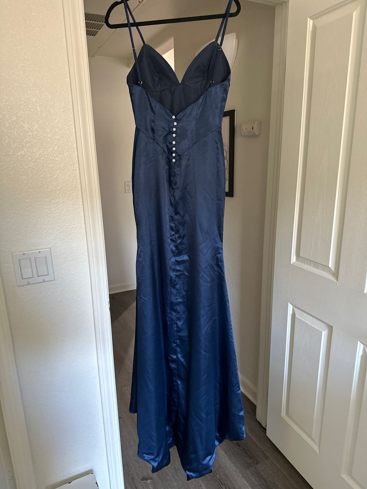 Size 4 Prom Navy Blue Dress With Train on Queenly