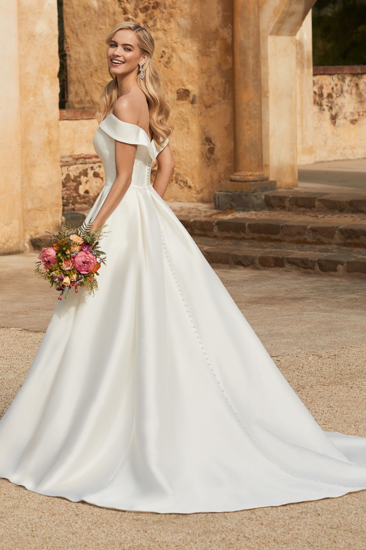 Style  Y12014 SOPHIA TOLLI Size 6 White Ball Gown on Queenly