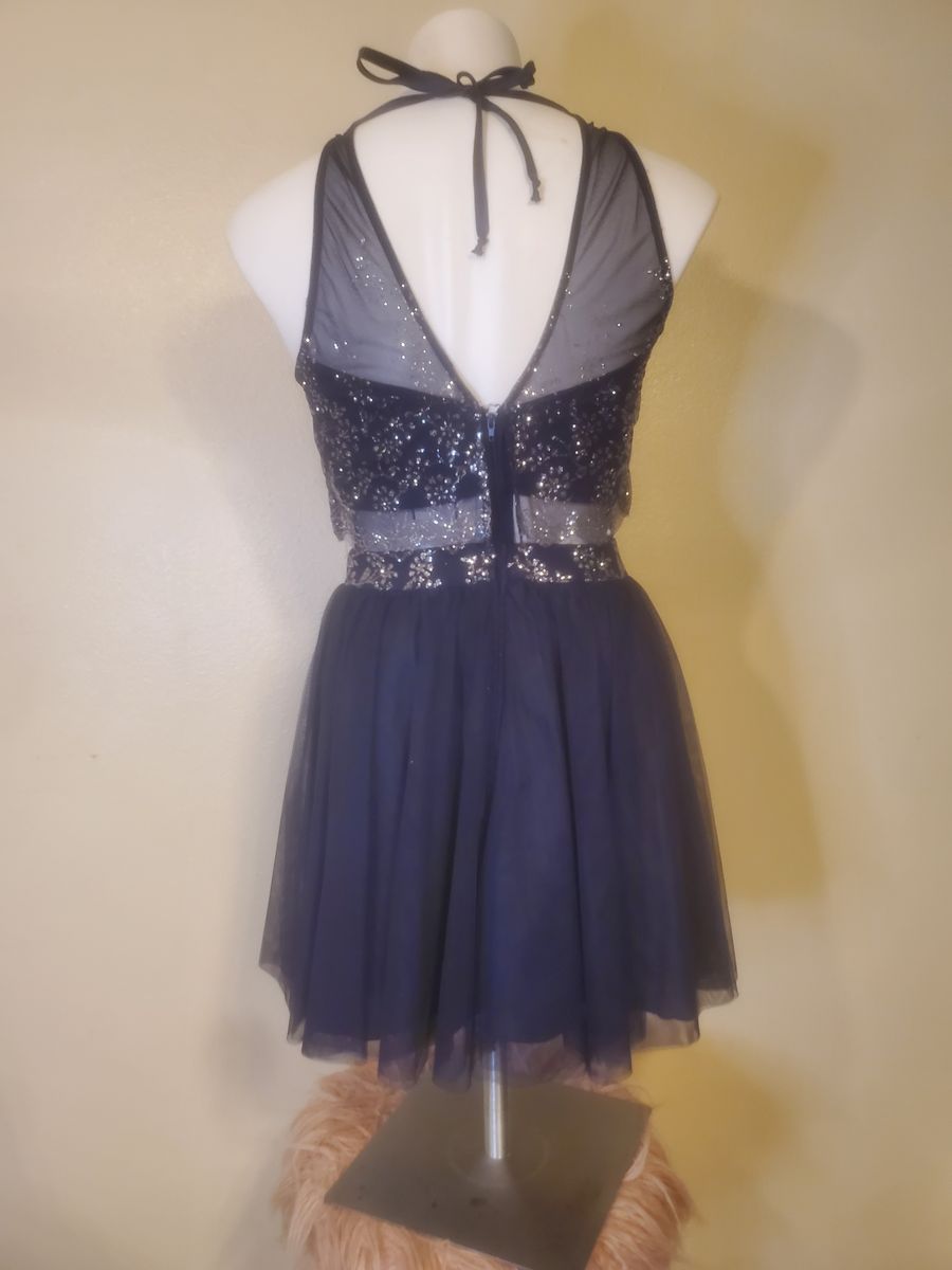 Teezeme  Size 2 Sequined Navy Blue Cocktail Dress on Queenly
