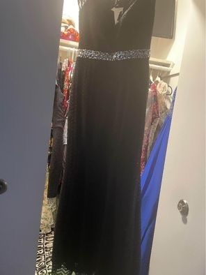 Size 12 Prom Off The Shoulder Black Mermaid Dress on Queenly