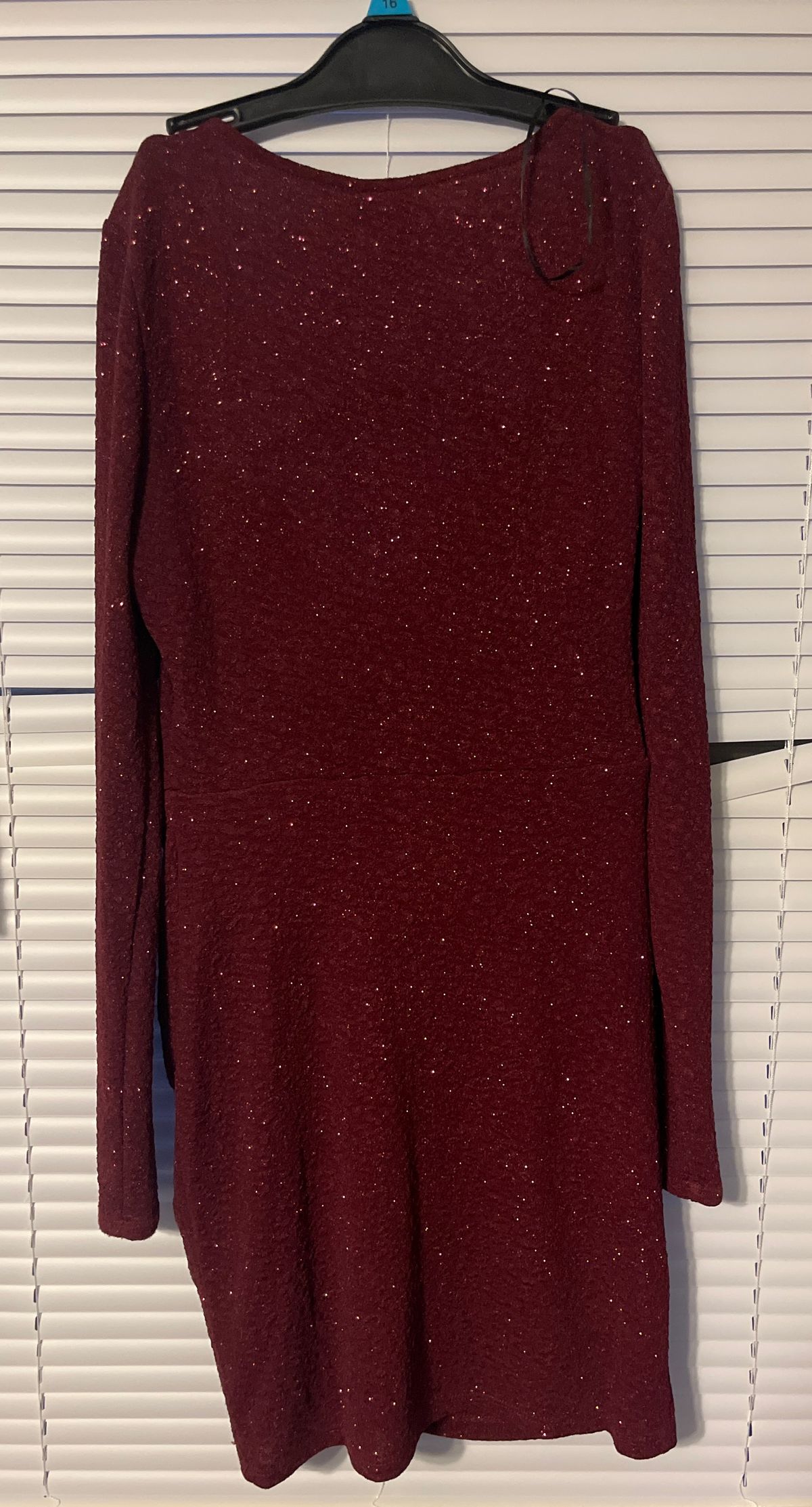Windsor Size M Prom Red Cocktail Dress on Queenly