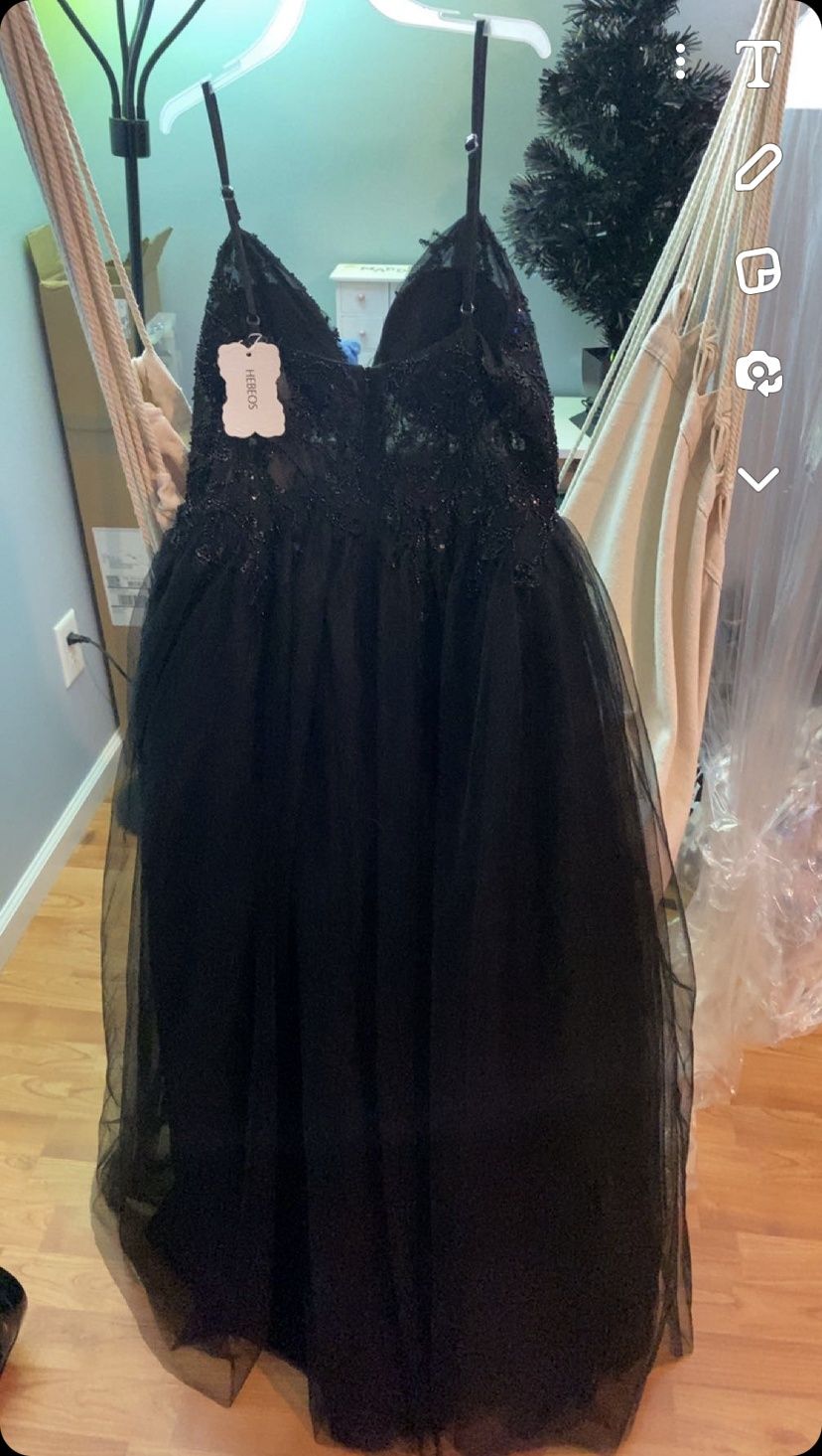 Size 4 Black Ball Gown on Queenly