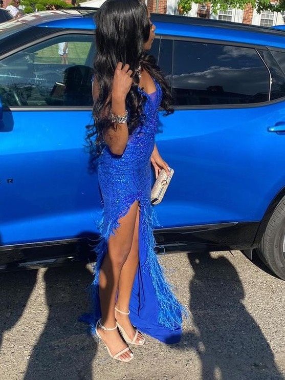 Size 2 Prom Lace Royal Blue Side Slit Dress on Queenly