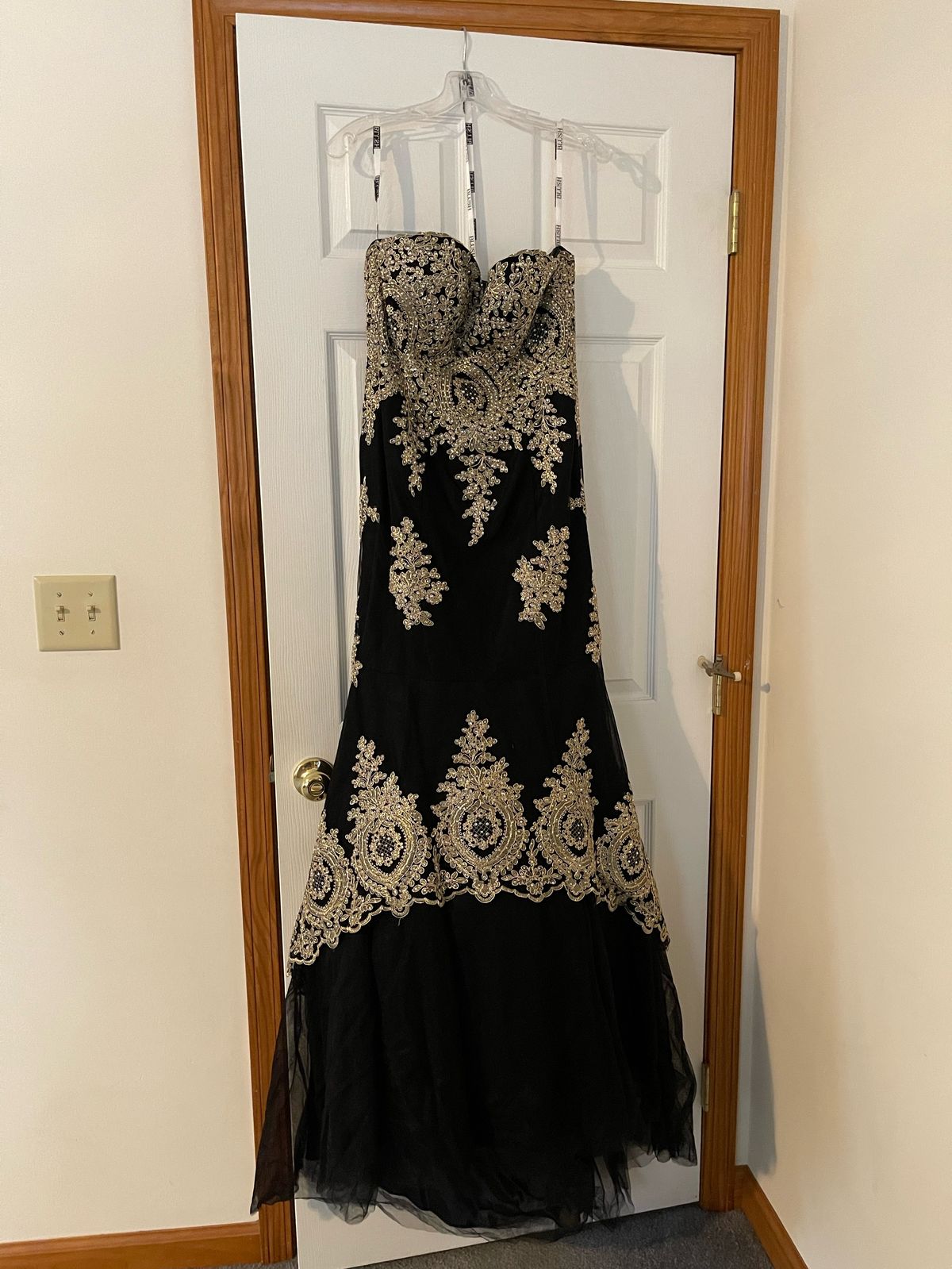 Blush Prom Size 12 Prom Strapless Black Dress With Train on Queenly